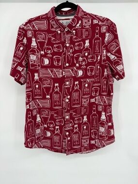 Original Penguin Whiskey Bottle Print Button Up Shirt Mens Medium Casual Novelty